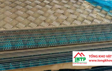 Có bao nhiêu loại hoa văn trên bề mặt thép tấm gân?